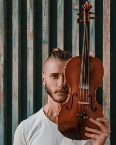 Violinist - SH
