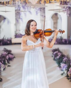 Violinist – MU