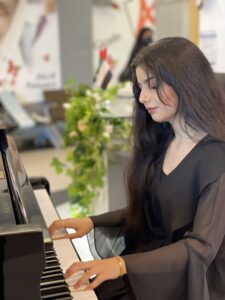 Pianist - Zaina
