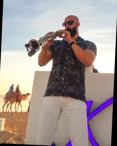 R_G Saxophonist